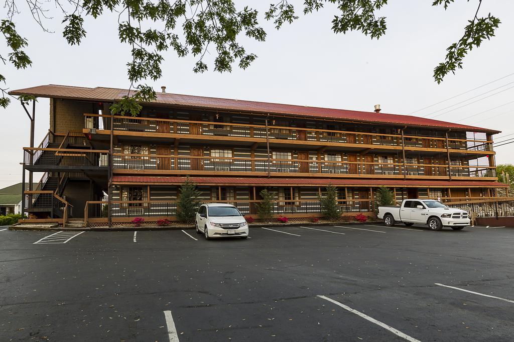 Timbers Lodge Pigeon Forge Buitenkant foto